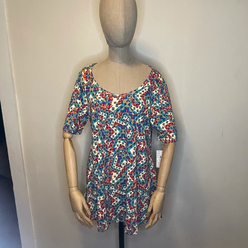 NWT Lularoe Perfect T size large L